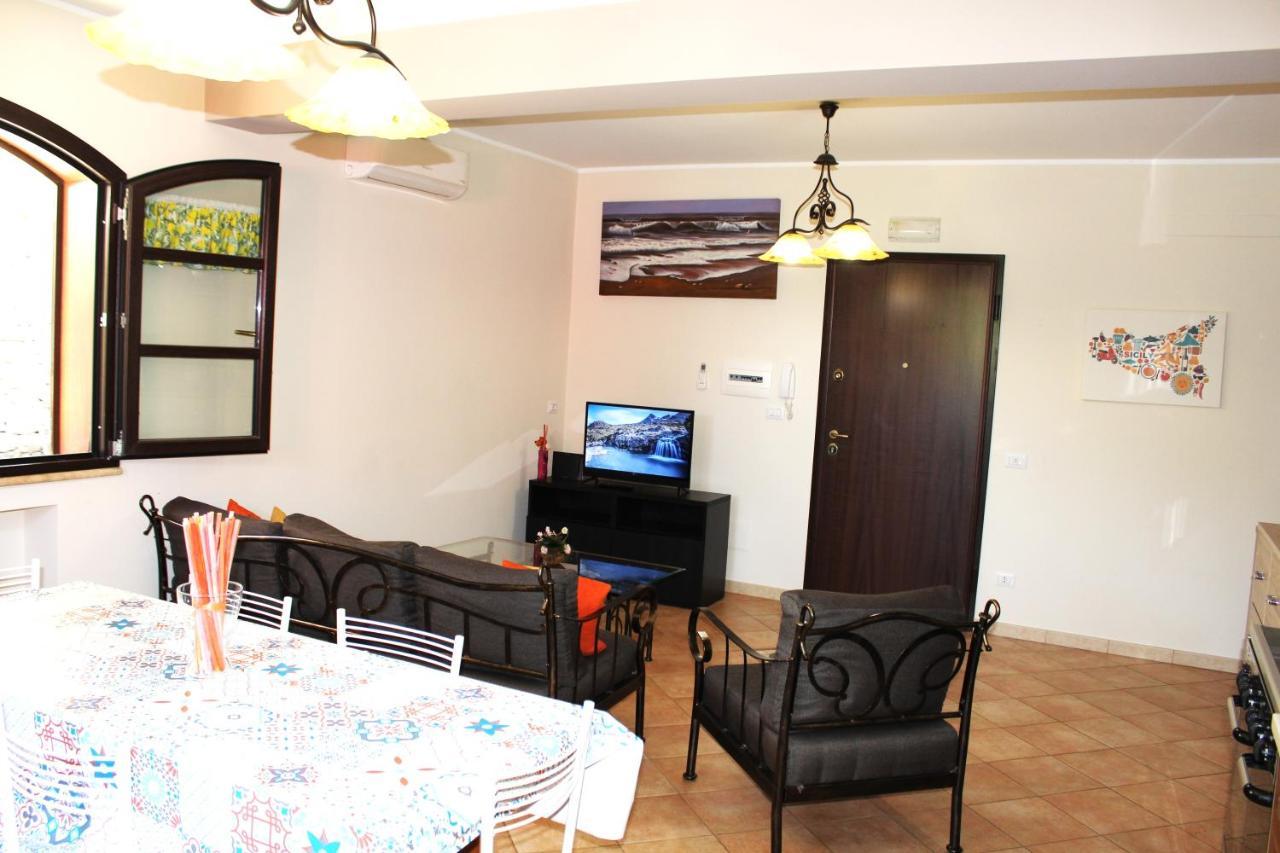 Casa Vacanze A Rava Francavilla di Sicilia Buitenkant foto